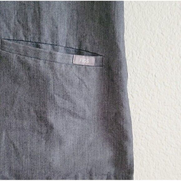 Figs Casma Scrub Top Two Pockets Short Sleeve Graphite Gray Size Medium - Picture 4 of 10